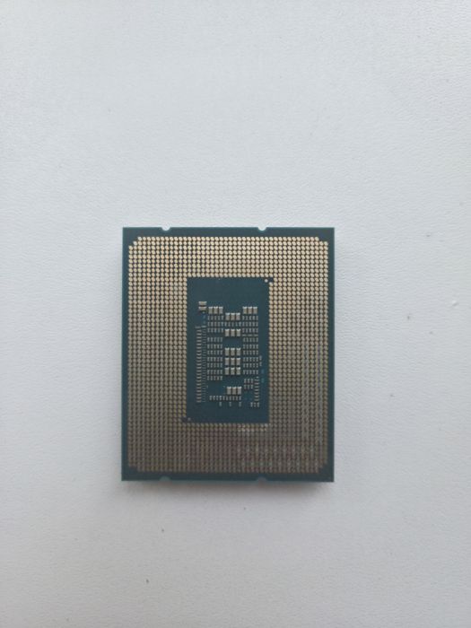 Процессор i3 12100f