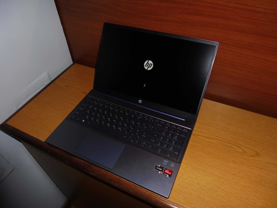 Лаптоп HP Pavilion, 32GB RAM DDR4, 1TB SSD NVME, AMD Ryzen™ 5 5625U (до 4,3 GHz максимална честота, 16 MB L3 кеш, 6 ядра, 12 нишки