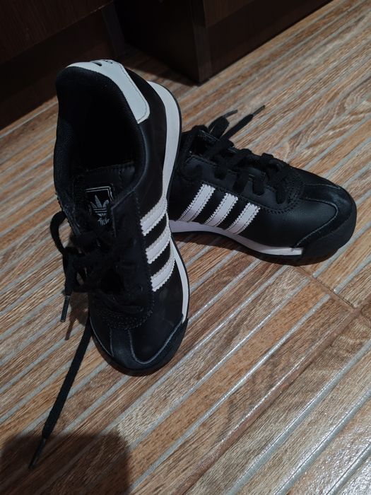 Adidași copii baieti 6-7 ani