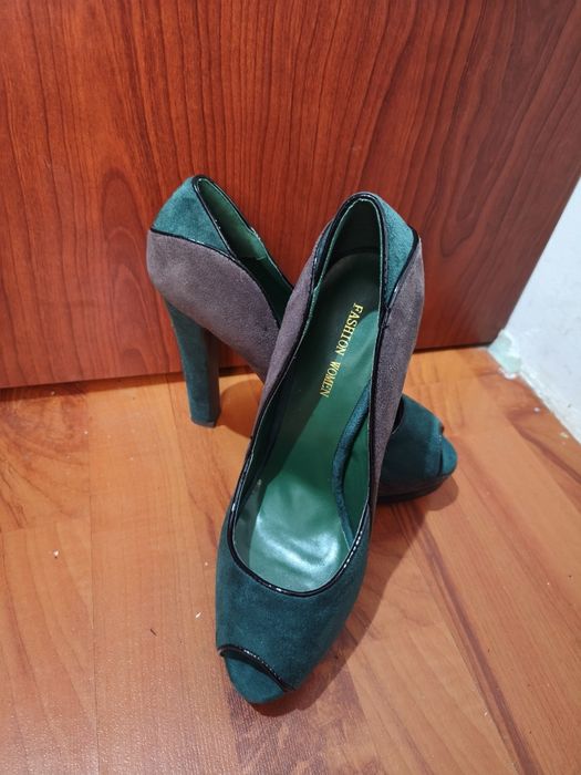 Pantofi in doua culori