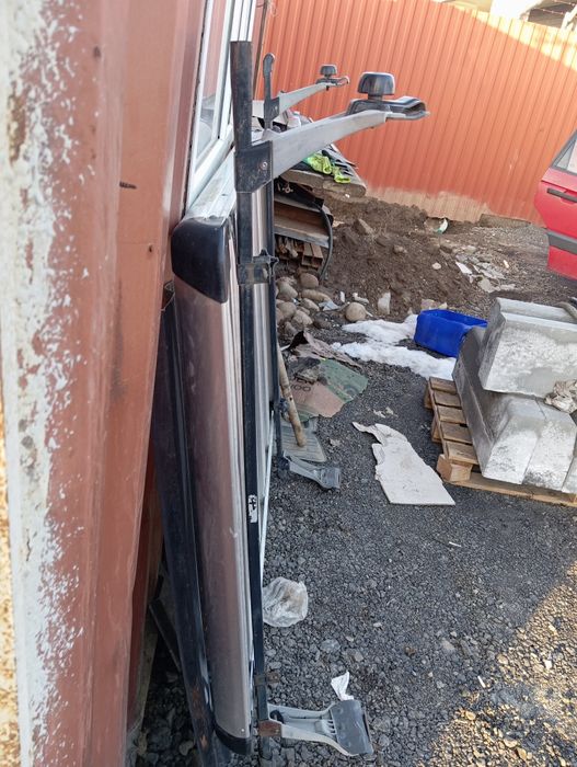 Багажник на делику.