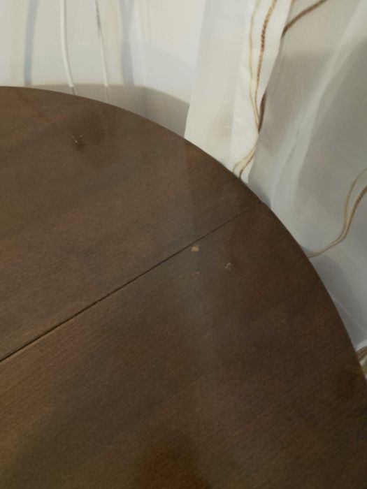 Продавам трапезата маса в размер 90/90,