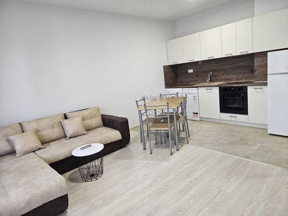 Дава се под наем Двустаен апартамент в Пловдив, Младежки Хълм - 60 кв.м за 468.69 € - Снимка #1