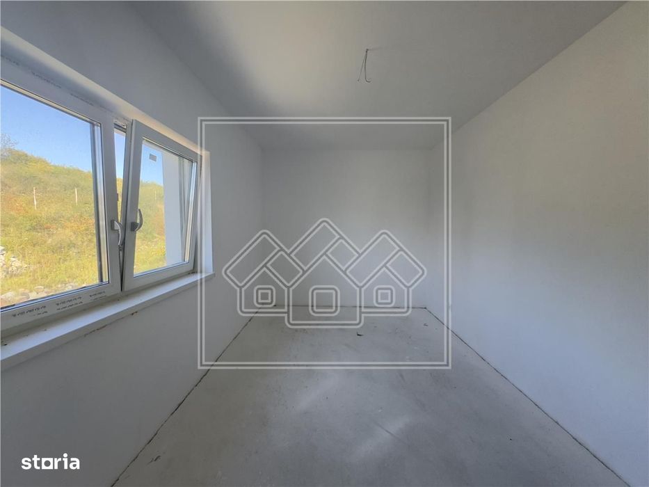 Penthouse  intabulat, 3 camere, balcon, dressing