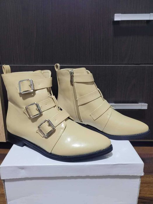 Ghete dama îmblănite