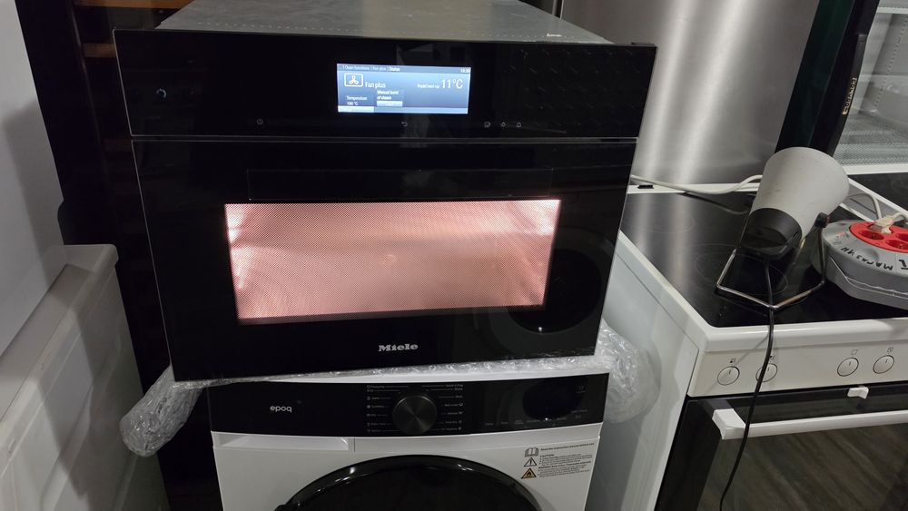 Фурна с пара Miele DGC6800