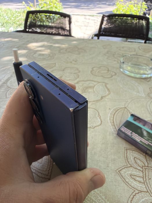 Продам телефон ZFold 6 256 g