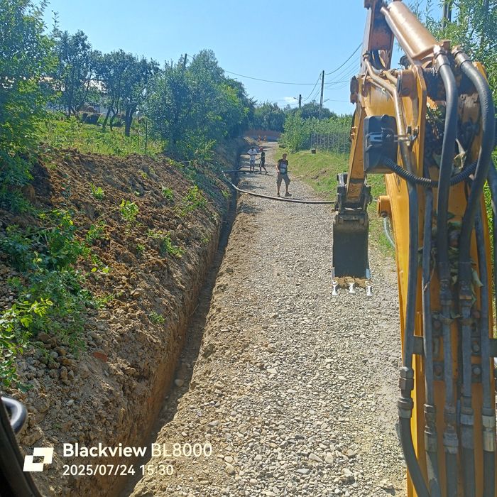Miniexcavator lucrări de terasament