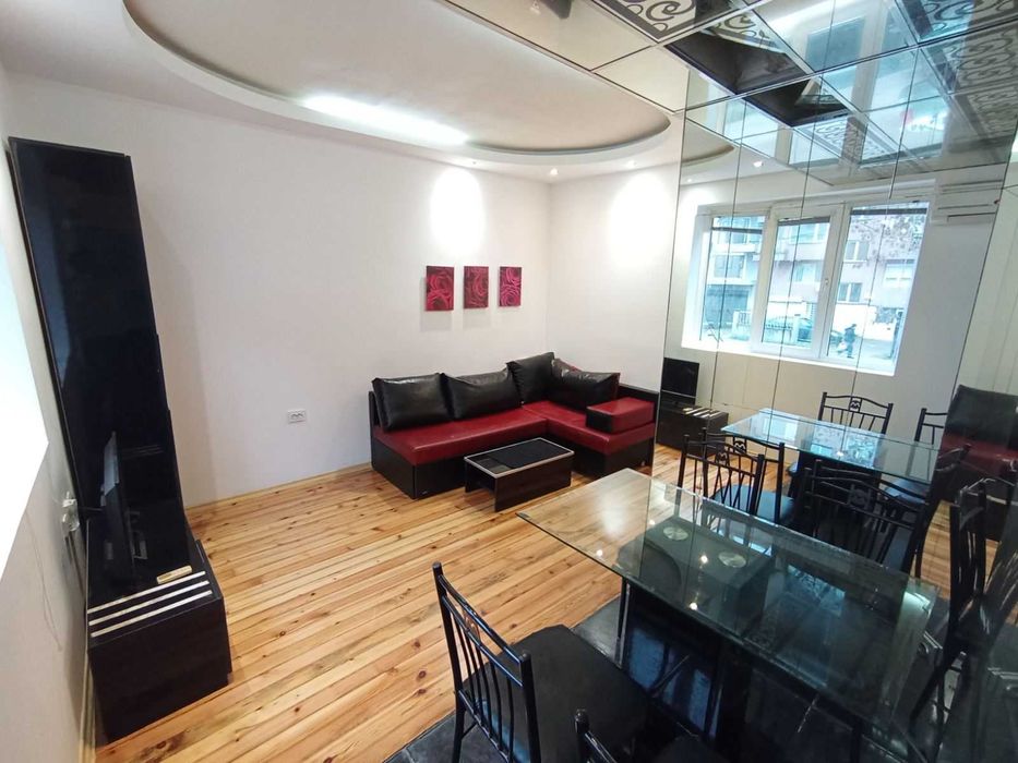 Дава се под наем Двустаен апартамент в Варна, Погреби - 49 кв.м за 418.71 € - Снимка #2