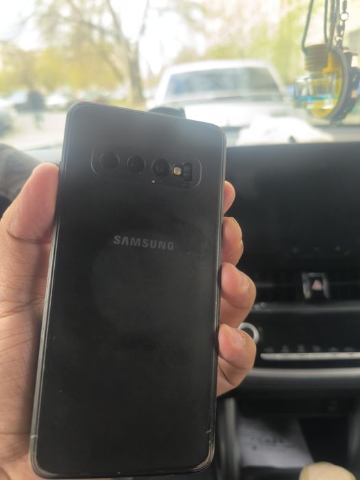 Самсунг с10 состояние отличное