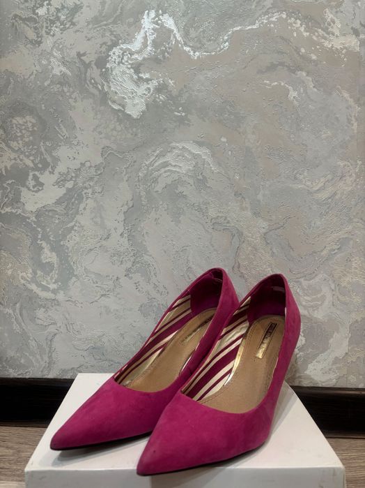 Продам женские туфли