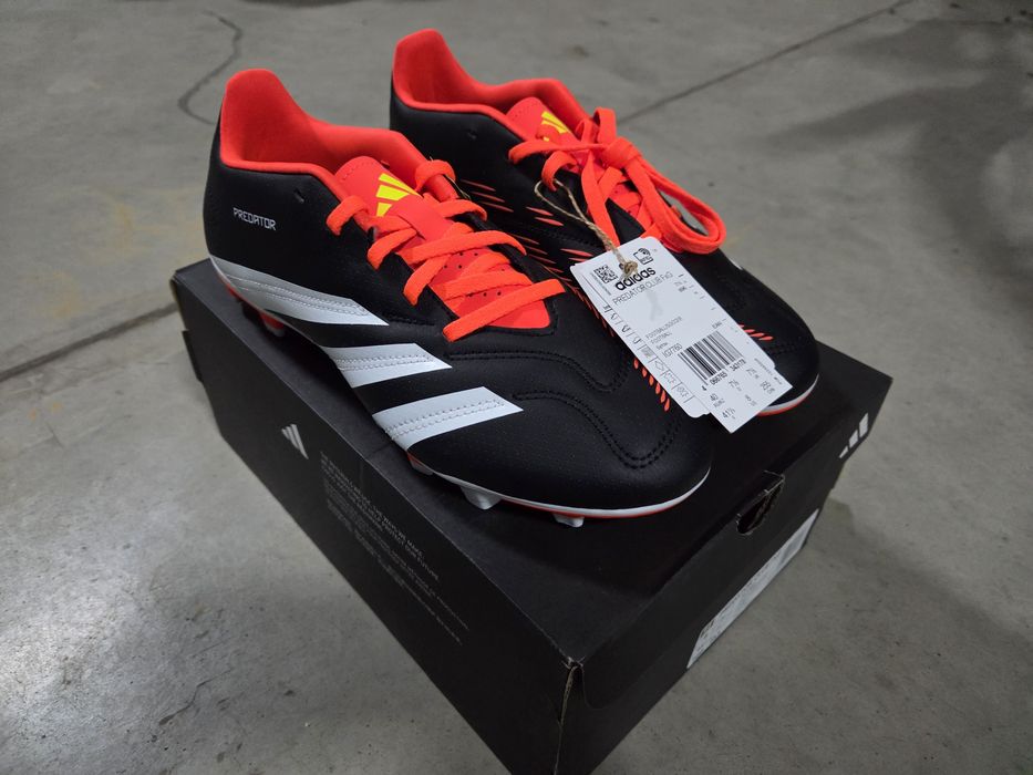 Футбольные бутсы ADIDAS