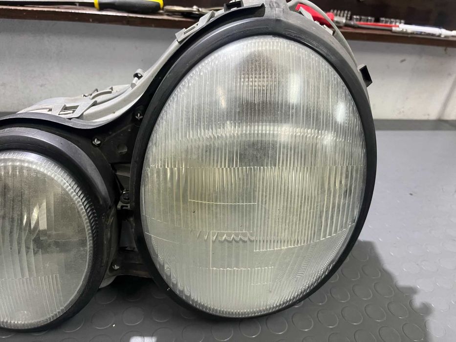 Ляв фар за Mercedes E-class W210 (преди фейс)