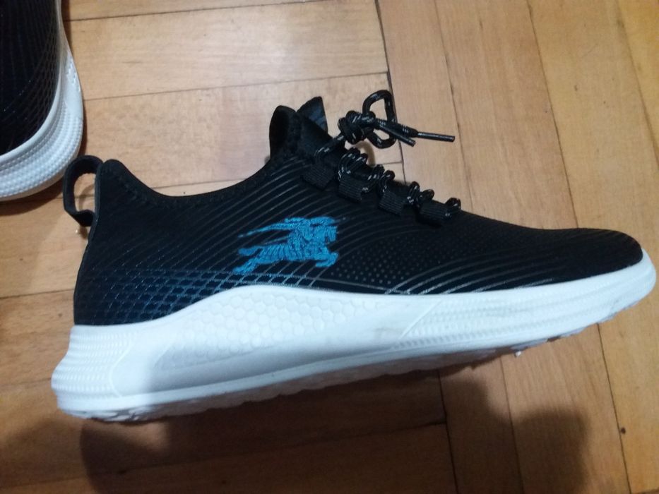 Продаются Кроссовки Мужские