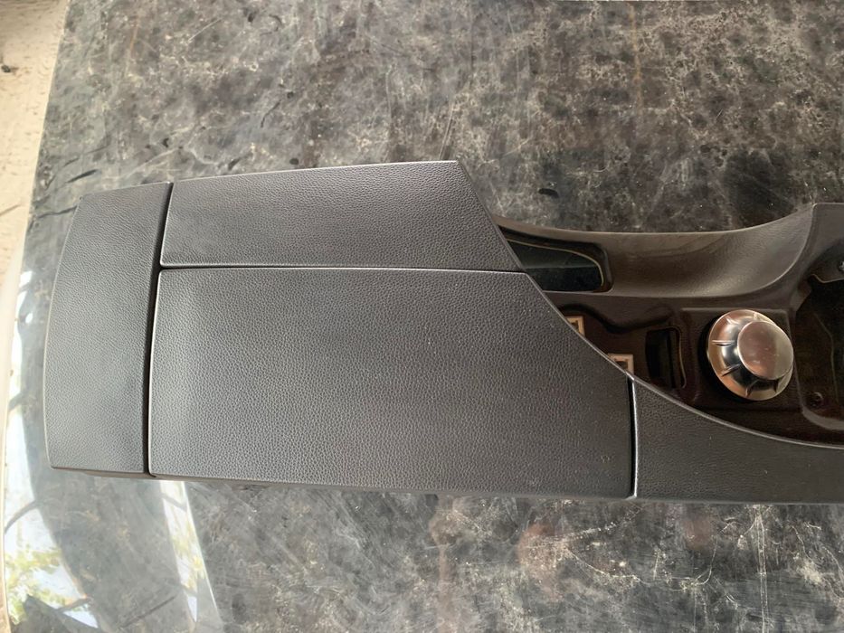 Черен кожен подлакътник е60/61