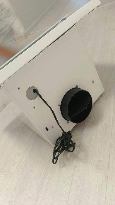 Продам вытяжку б/у
