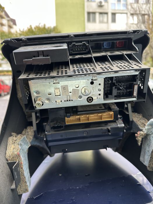 Cușcă 1din Audi A4 B5 radio concert
