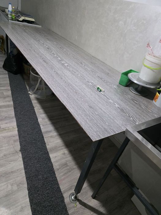 Stol srochna sotiladi