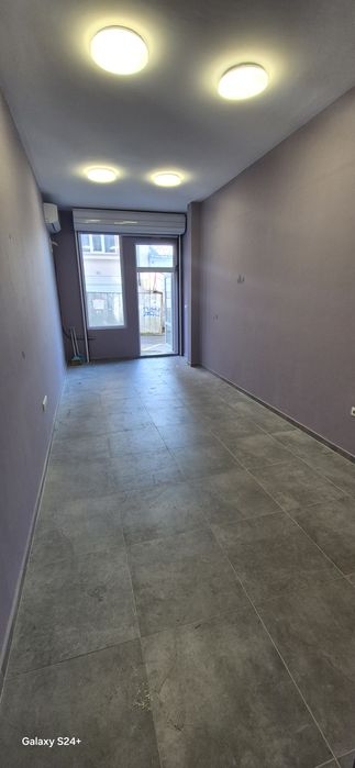 Дава се под наем помещение