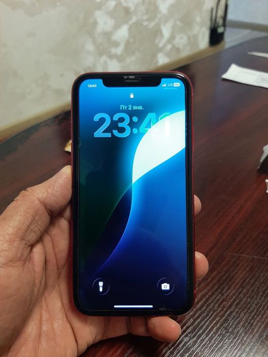 Айфон 11 яхши состоянаси красний