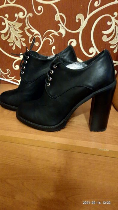 Туфли черные на каблуке