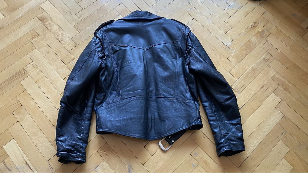 Рокерско кожено яке