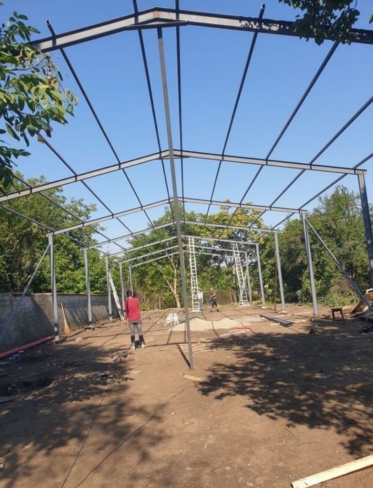 Vând structura metalica 8x25 din profile la pret redus de sezon