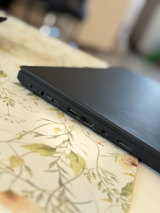 Lenovo thinkpad t15gen2 touchscreen i7 16 512ssd
