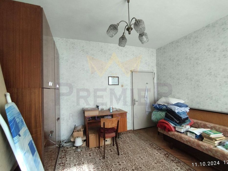 Продава се Четиристаен апартамент в Добрич, Център - 90 кв.м за 945 €/кв.м - Снимка #12