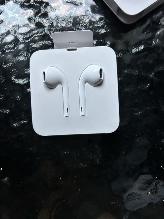 Продам оригинальные наушники apple