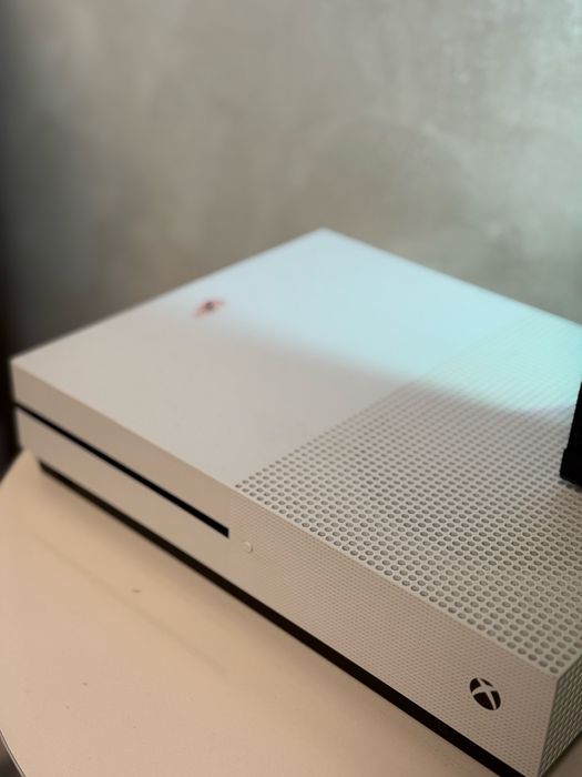 XBOX ONE S 500gb