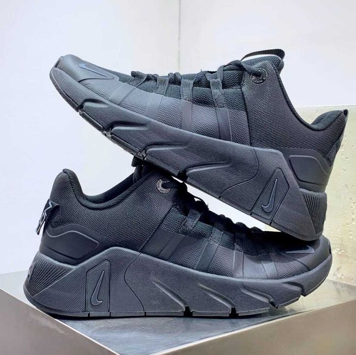 Продавам нов модел мъжки маратонки Nike Free Metcom 7 black нови с кутия