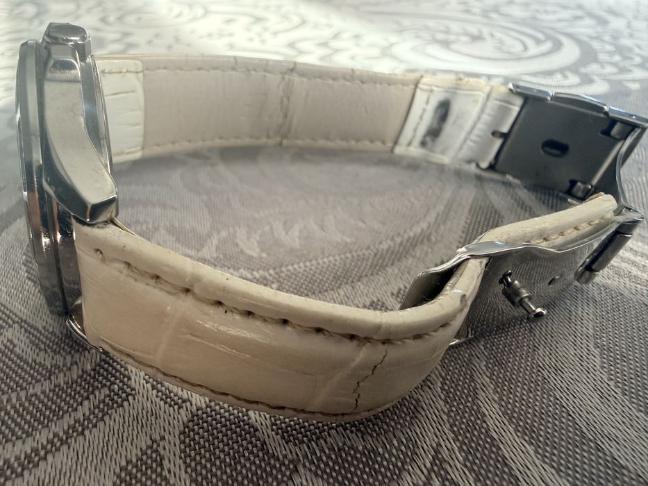 Часовник Casio Sheen