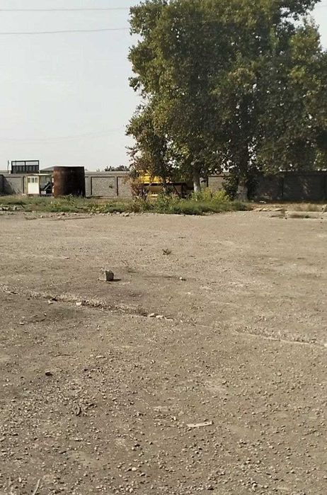 Продаётся 8 000 м² склад.