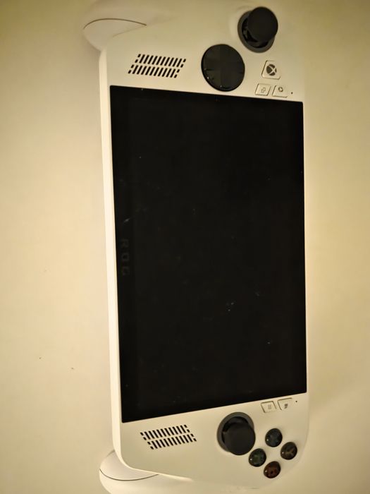 Продам консоль Asus rog alli