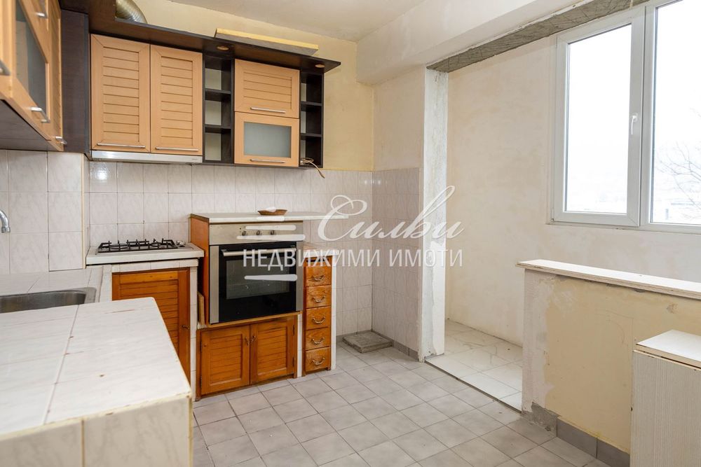 Продава се Тристаен апартамент в Шумен, Боян Българанов 1 - 78 кв.м за 1144 €/кв.м - Снимка #4