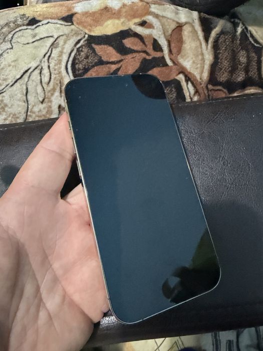 Iphone 14 pro. Gold