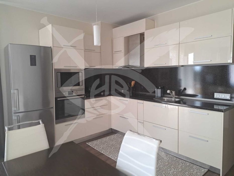 Продава се Тристаен апартамент в Бургас, Сарафово - 110 кв.м за 2228 €/кв.м - Снимка #3