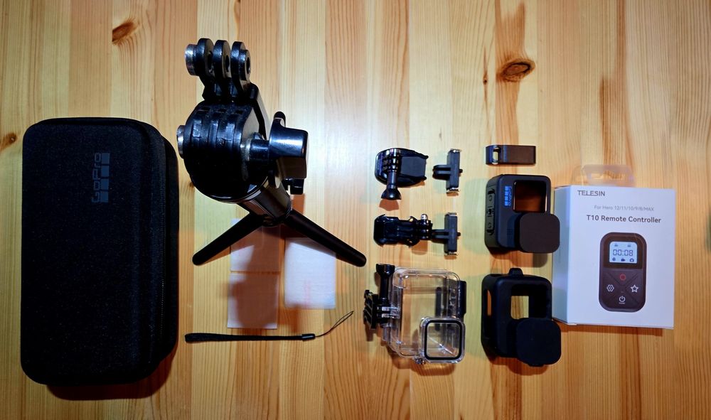 GoPro Hero 10 cu accesorii