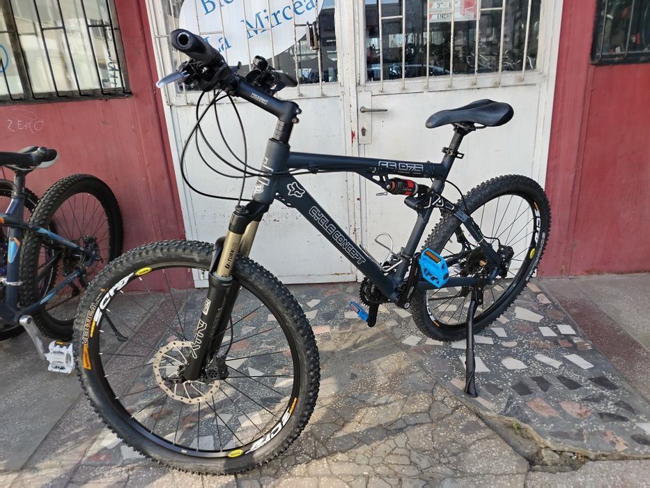 Bicicleta Concept FS - 975 full suspensie
