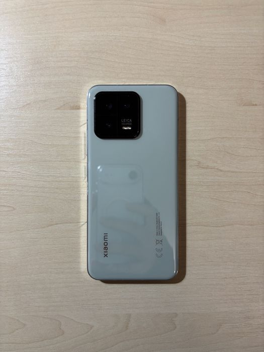 Продам смартфон xiaomi 13!
