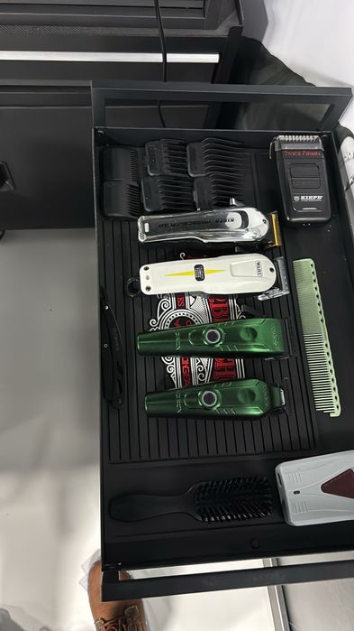 Vând mașini de tuns