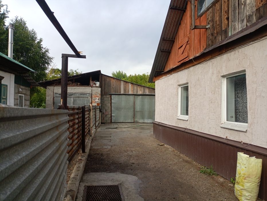 Дом в центре города.