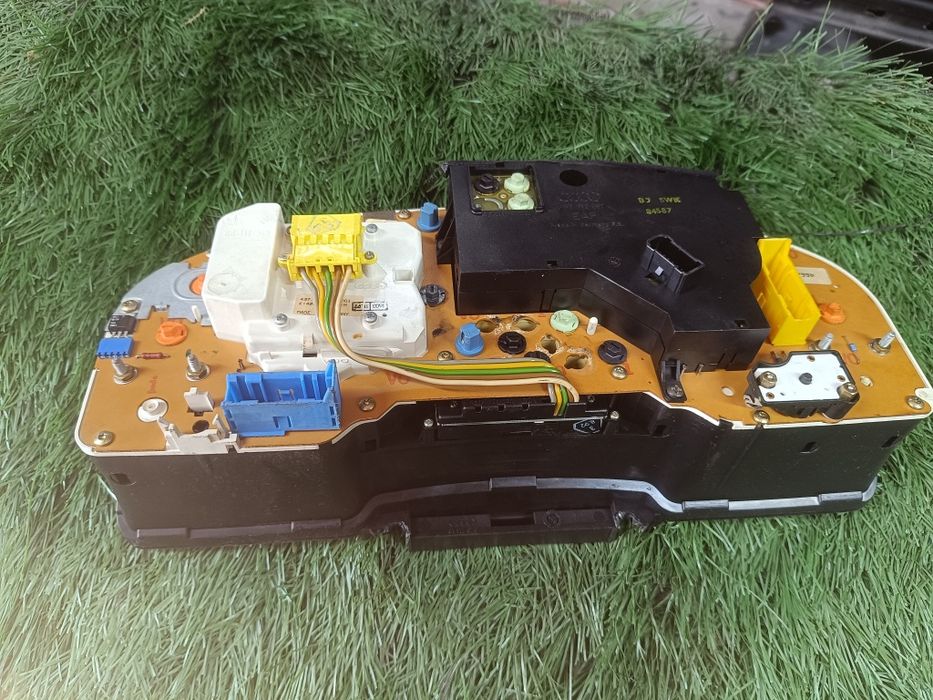 Щиток приборов Ауди 80 Б4