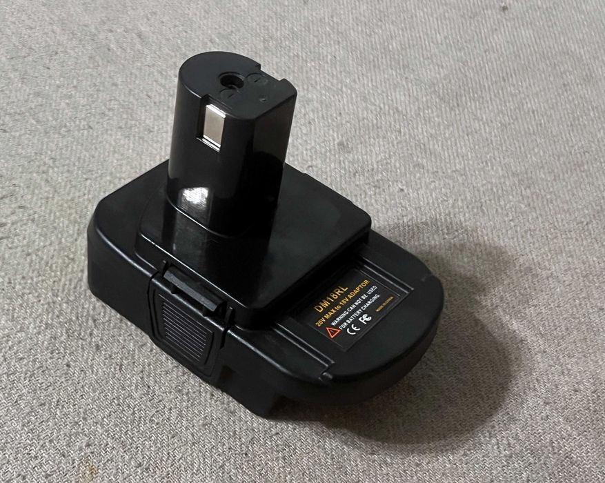 Adaptor baterie DM18RL DeWalt Milwaukee Ryobi 18V USB nou