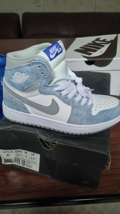 Кросовки женские