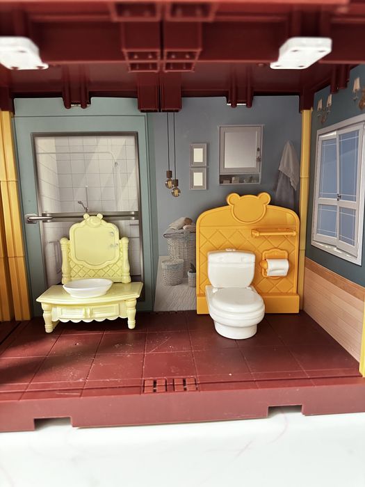 Продам кукольный домик