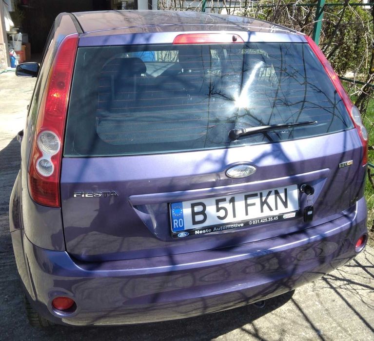 Ford Fiesta 1.6 TDCI  224000 KM reali  1400 EUR negociagil  -stare buna ,consum foarte mic .