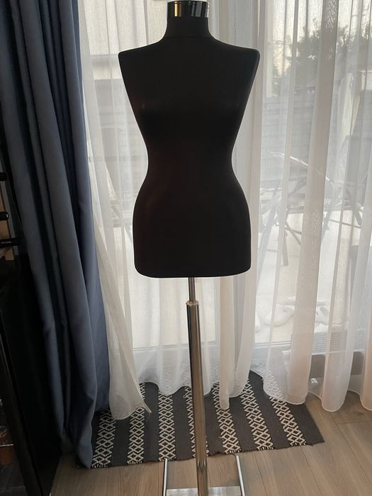 Manechin pentru expunere set 4 de dama + 2 barbatesti