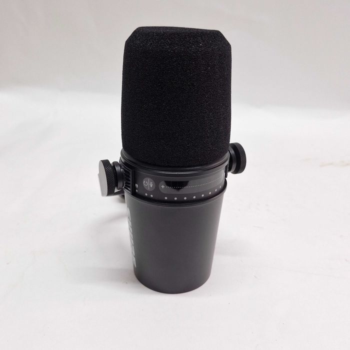 Liquid Money vinde - Microfon Shure MV7 Podcast Negru + cablu